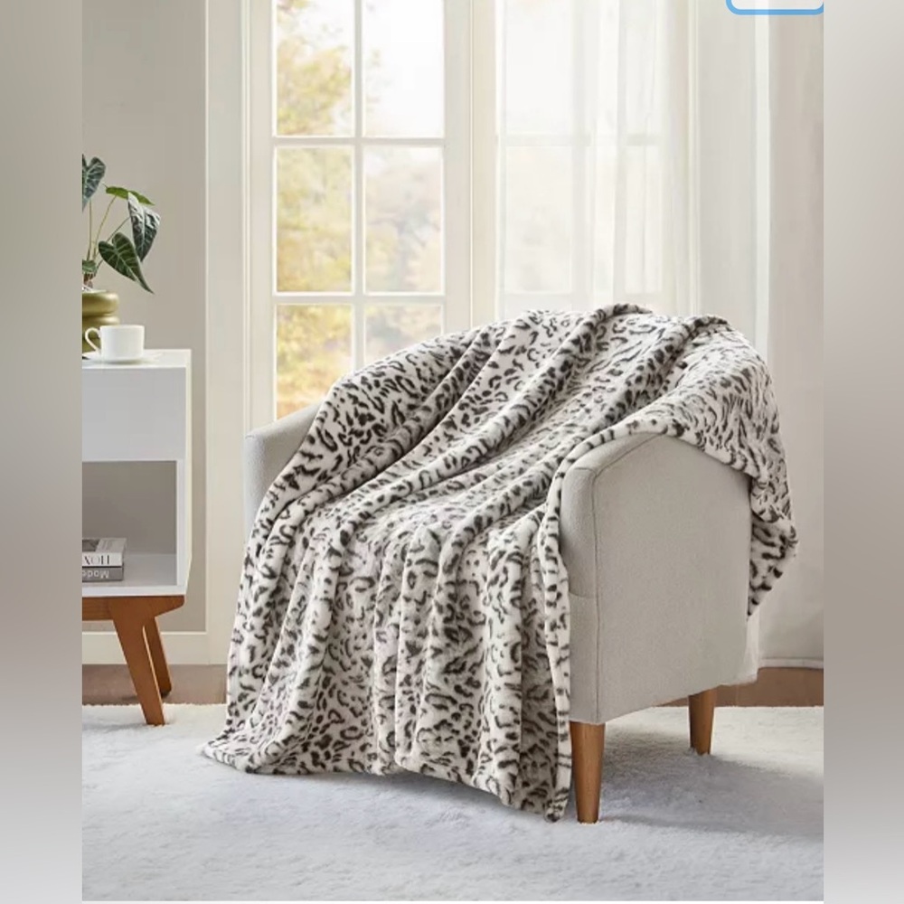 Leopard Print Cozy Plush Printed Throw, 50" x 70"